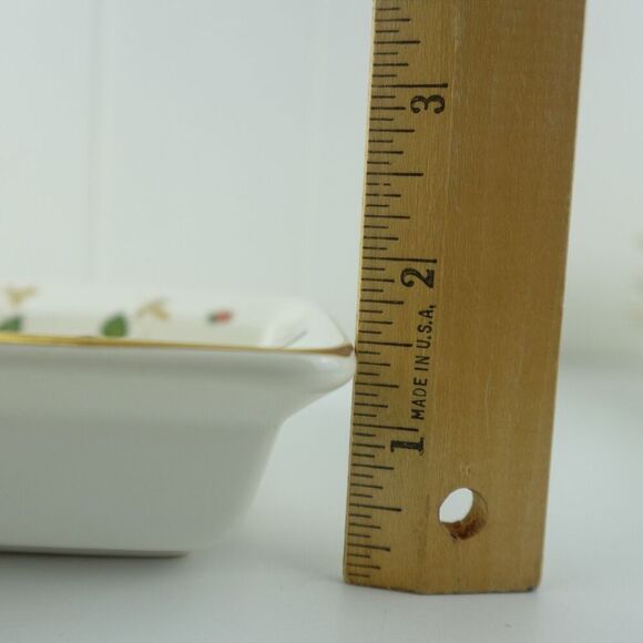 Wedgwood Wild Strawberry Oven To Table Hors d'Oeuvre Dishes 4 Piece Set - Picture 10 of 10